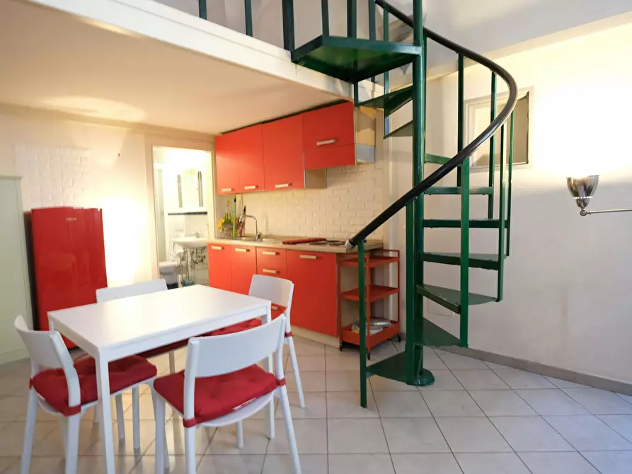 Immagine 6 di Appartamento in affitto  in Via dell'Oriuolo a Firenze