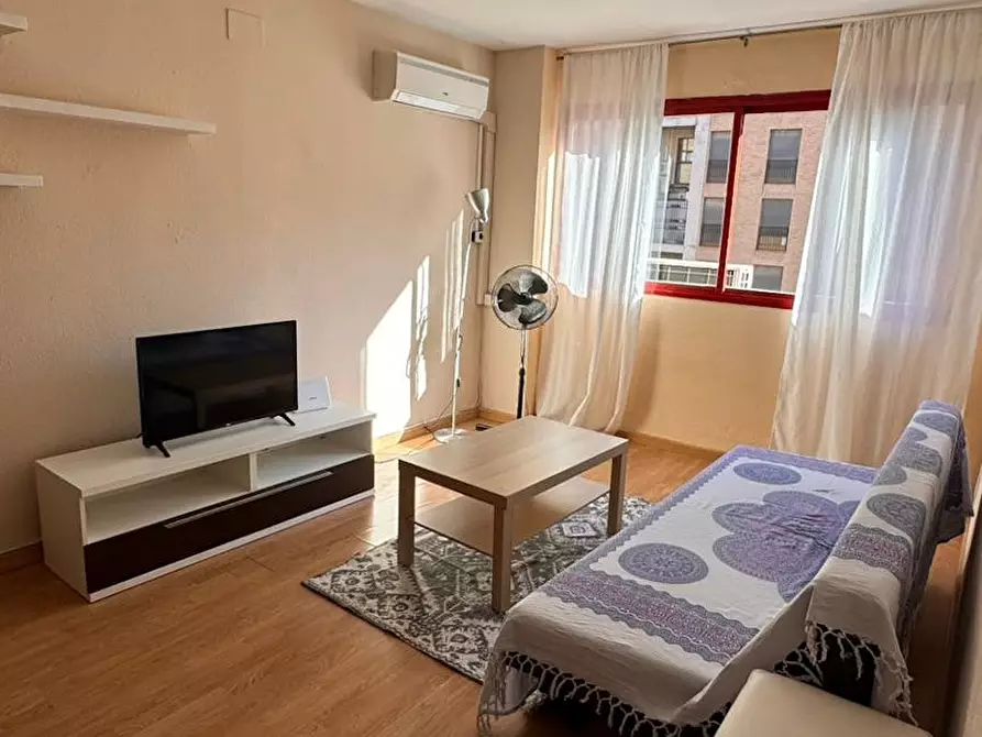 Immagine 1 di Appartamento in affitto  in Avenida Instituto Obrero de Valencia a Valencia