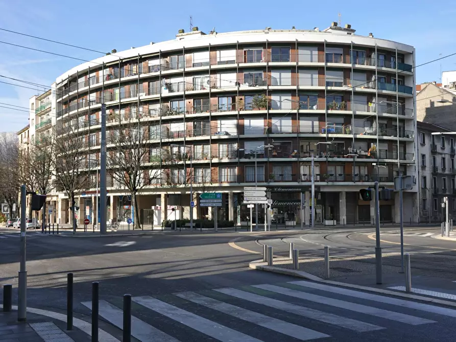 Immagine 5 di Camera in affitto  in Boulevard Clemenceau a Grenoble