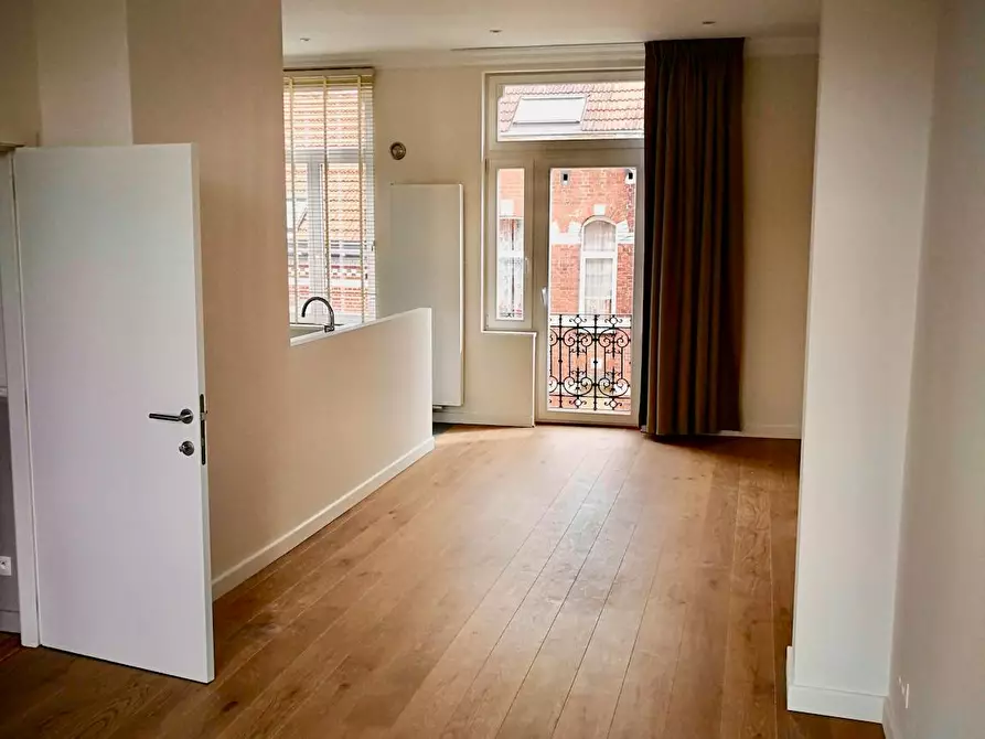 Immagine 4 di Casa indipendente in affitto  in Rue Rasson a Schaerbeek