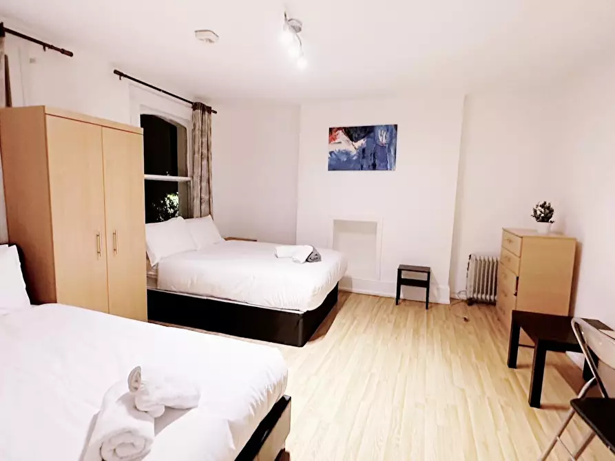Immagine 5 di Appartamento in affitto  in Abbey Road a Camden Town