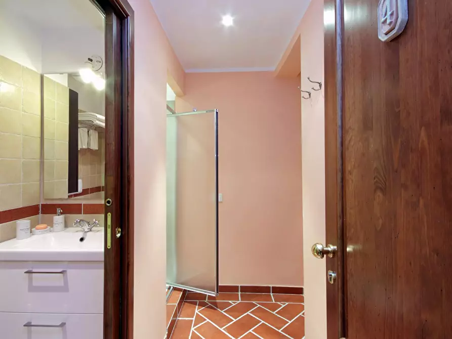 Immagine 9 di Camera in affitto  in Via Cincinnato a Roma