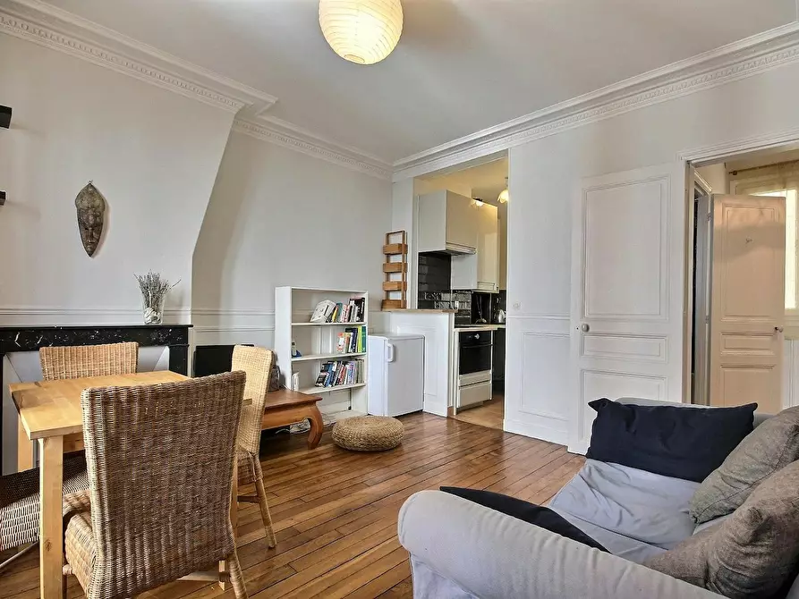 Immagine 5 di Appartamento in affitto  in Rue de Ménilmontant a Paris 20
