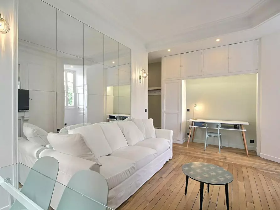 Immagine 1 di Appartamento in affitto  in Rue Leconte de Lisle a Paris 16