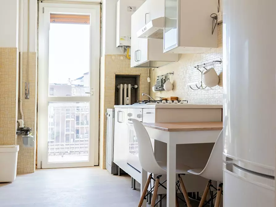 Immagine 8 di Camera in affitto  in Via Donatello a Milano