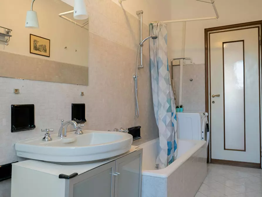 Immagine 9 di Camera in affitto  in Via Donatello a Milano