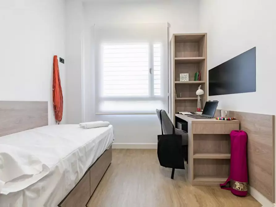 Immagine 1 di Appartamento in affitto  in Calle de Sinesio Delgado a Madrid