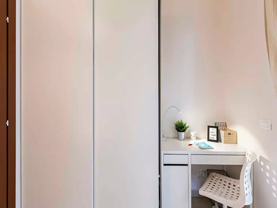 Immagine 4 di Camera in affitto  in Via Giuseppe Regaldi a Milano