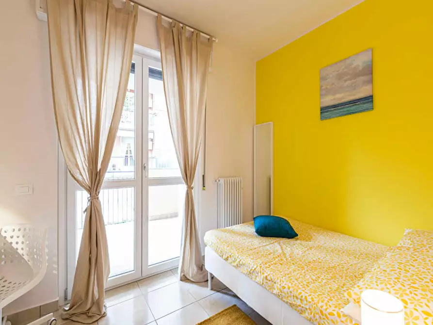 Immagine 2 di Camera in affitto  in Via Giuseppe Regaldi a Milano