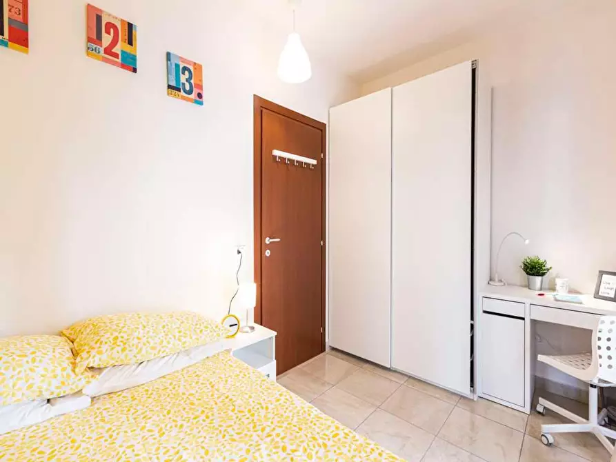 Immagine 3 di Camera in affitto  in Via Giuseppe Regaldi a Milano