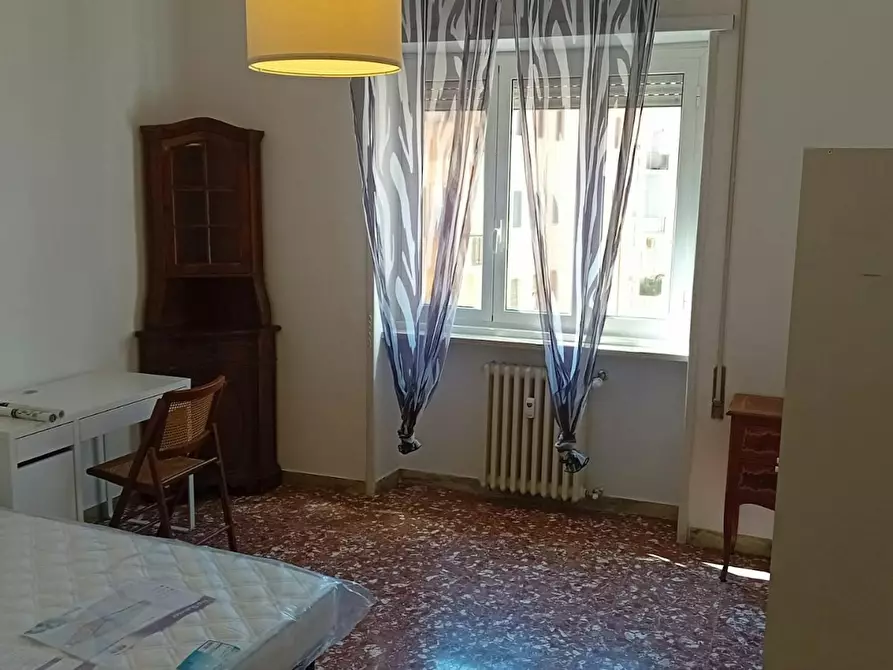Immagine 1 di Camera in affitto  in Via Gallia a Roma
