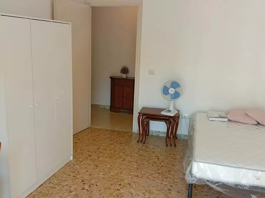 Immagine 1 di Camera in affitto  in Via Gallia a Roma