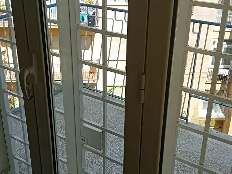 Immagine 1 di Camera in affitto  in Via Gallia a Roma