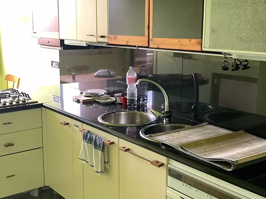 Immagine 10 di Camera in affitto  in Via Elio Lampridio Cerva a Roma