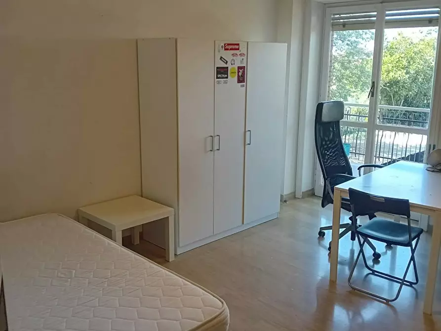 Immagine 2 di Camera in affitto  in Via Luigi Arbib Pascucci a Roma