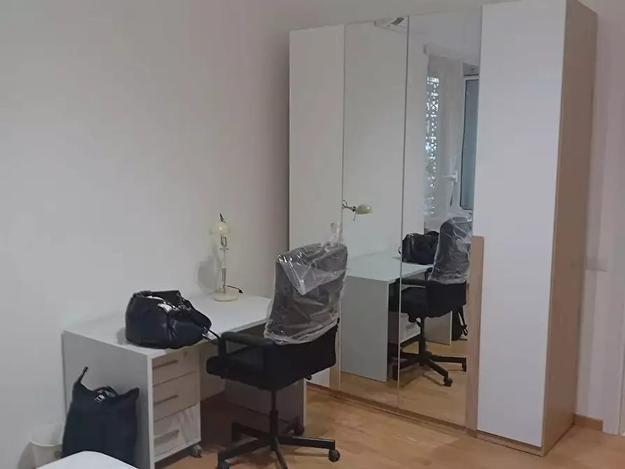 Immagine 5 di Camera in affitto  in Via Livorno a Roma