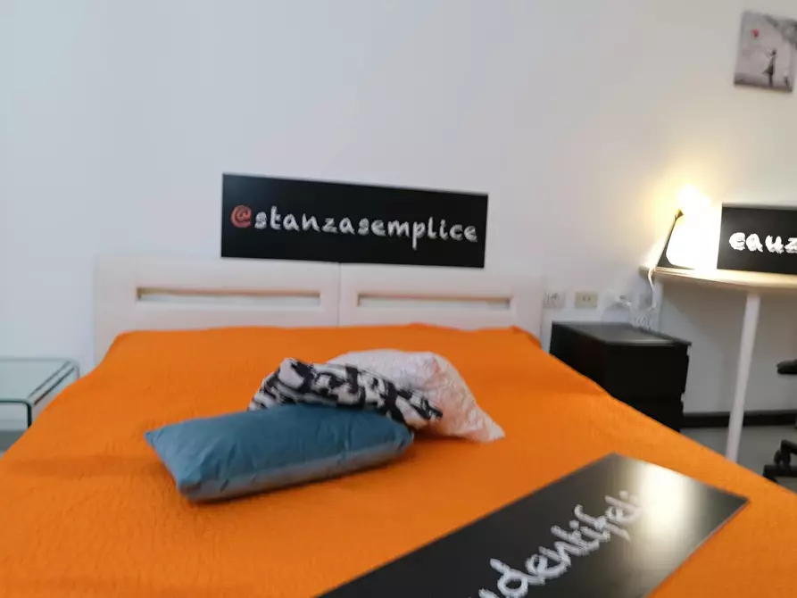 Immagine 3 di Camera in affitto  in Via Michele Coppino a Sassari