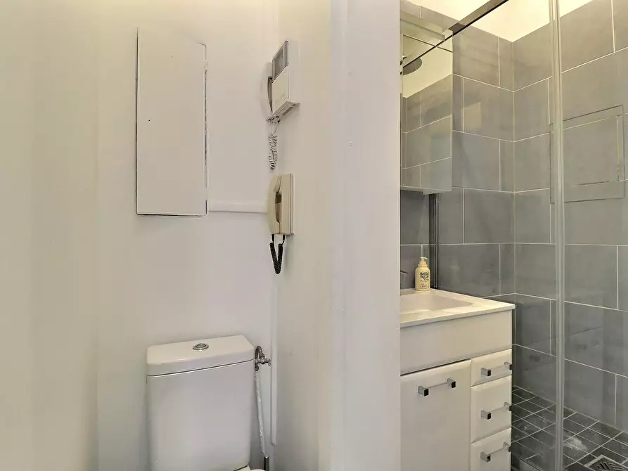 Immagine 9 di Appartamento in affitto  in Avenue Montaigne a Paris 08