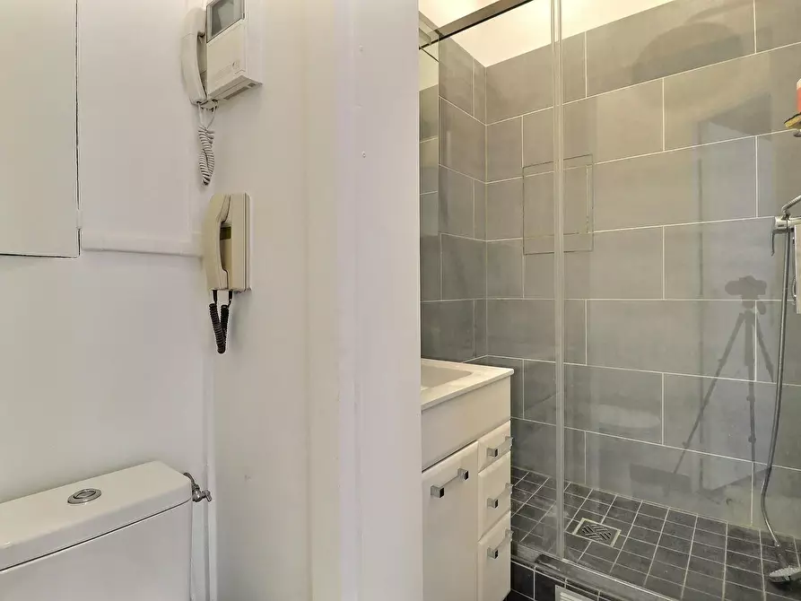 Immagine 10 di Appartamento in affitto  in Avenue Montaigne a Paris 08