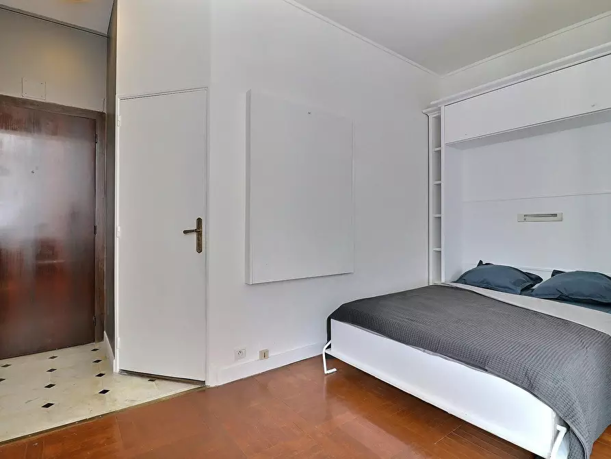Immagine 5 di Appartamento in affitto  in Avenue Montaigne a Paris 08