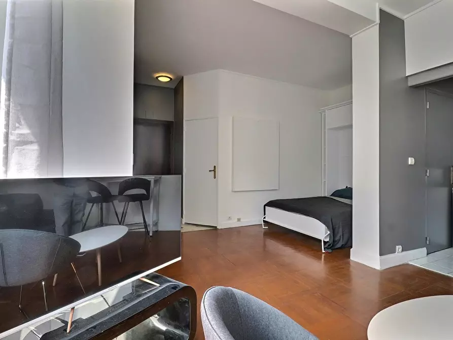 Immagine 4 di Appartamento in affitto  in Avenue Montaigne a Paris 08