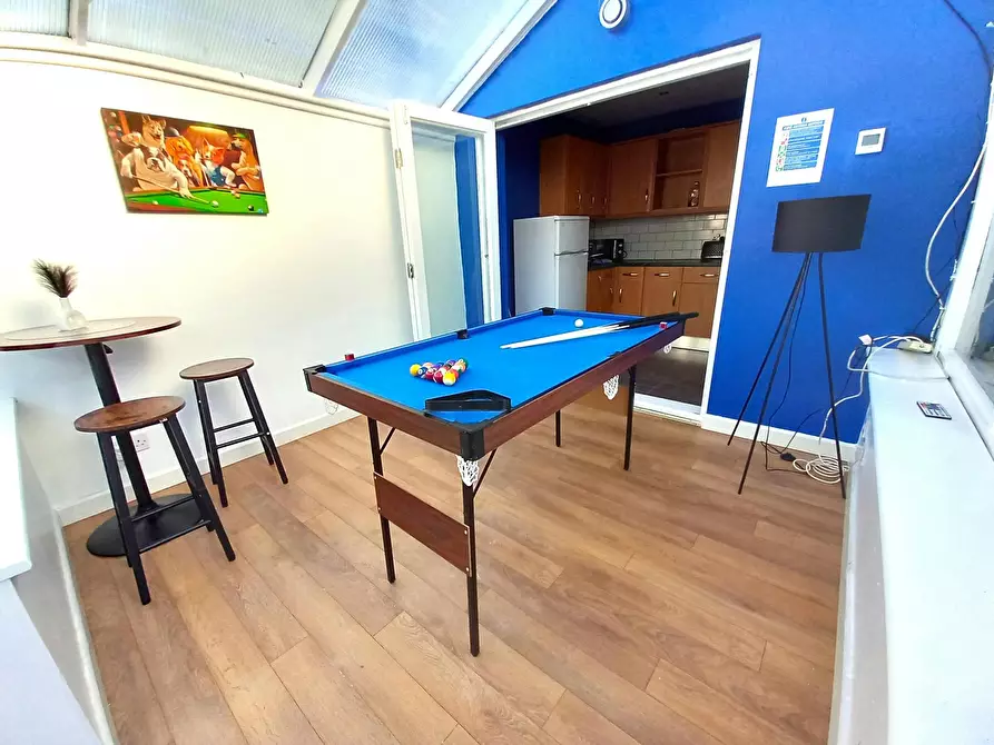 Immagine 3 di Casa indipendente in affitto  in Easterly Crescent a 