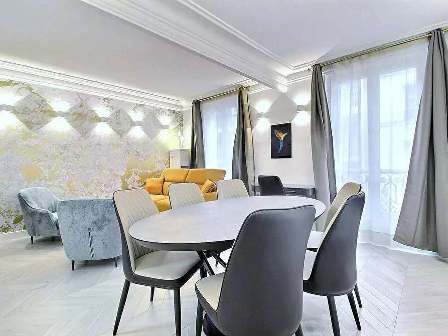 Immagine 4 di Appartamento in affitto  in Rue Duvivier a Paris 07