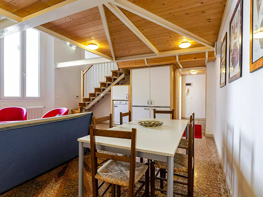 Immagine 3 di Appartamento in affitto  in Via Altabella a Bologna