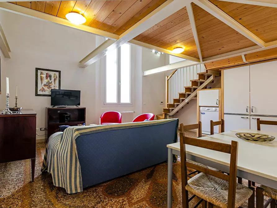 Immagine 2 di Appartamento in affitto  in Via Altabella a Bologna