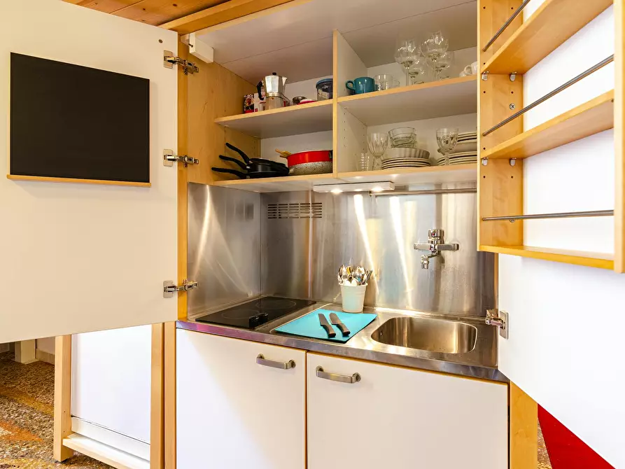 Immagine 10 di Appartamento in affitto  in Via Altabella a Bologna