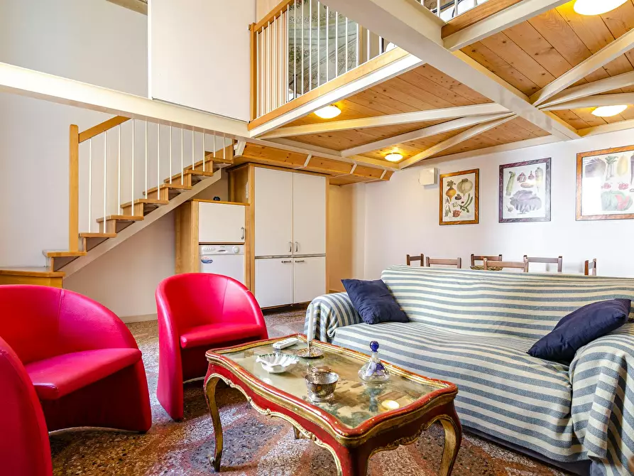 Immagine 5 di Appartamento in affitto  in Via Altabella a Bologna