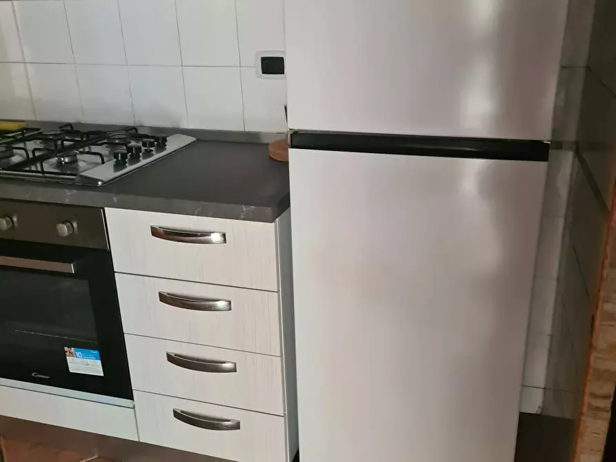 Immagine 5 di Camera in affitto  in Via San Bartolomeo a Napoli