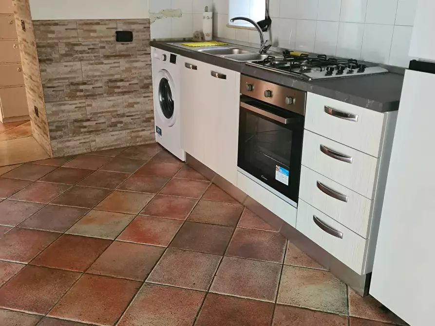 Immagine 4 di Camera in affitto  in Via San Bartolomeo a Napoli