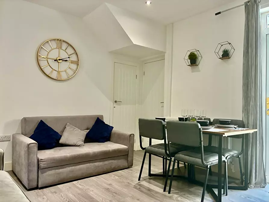 Immagine 3 di Casa indipendente in affitto  in Waun-Wen Road a Landore