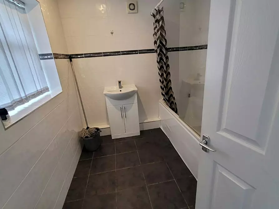 Immagine 7 di Casa indipendente in affitto  in Newcombe Street a 