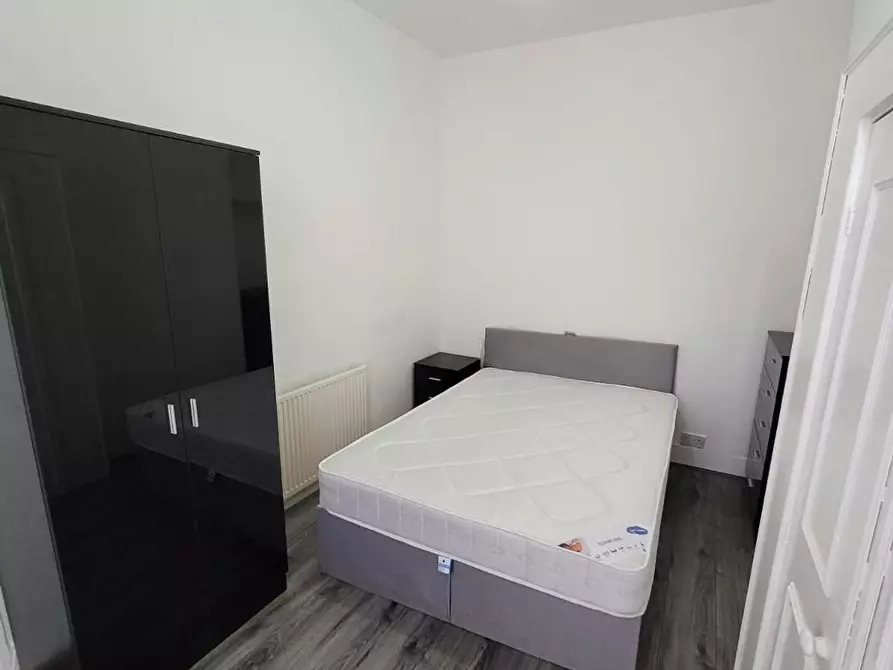 Immagine 8 di Casa indipendente in affitto  in Springbank Road a 
