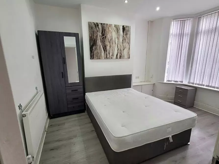Immagine 2 di Casa indipendente in affitto  in Springbank Road a 