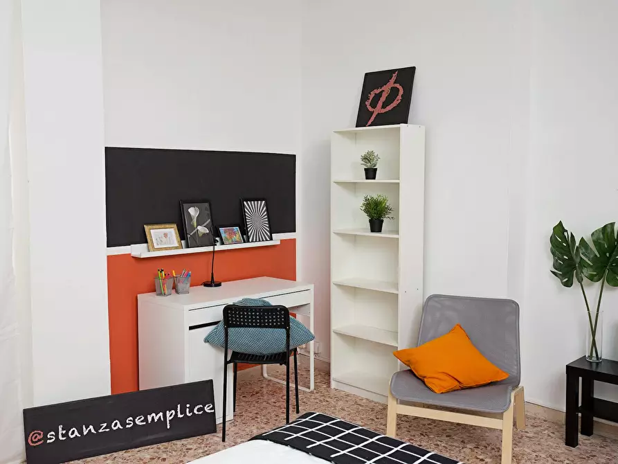 Immagine 2 di Camera in affitto  in Via Bastioni Settentrionali a Rimini