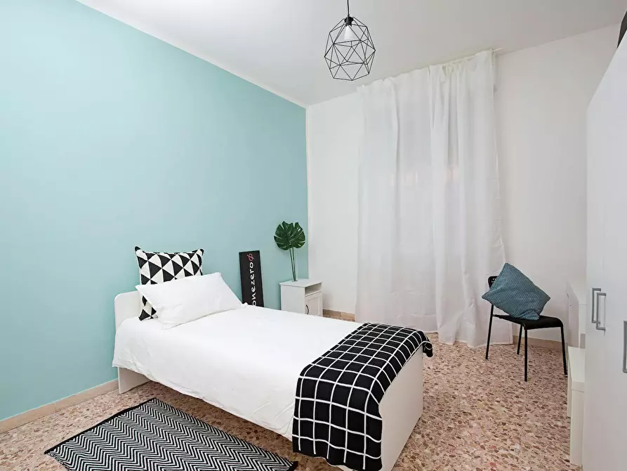 Immagine 4 di Camera in affitto  in Via Bastioni Settentrionali a Rimini