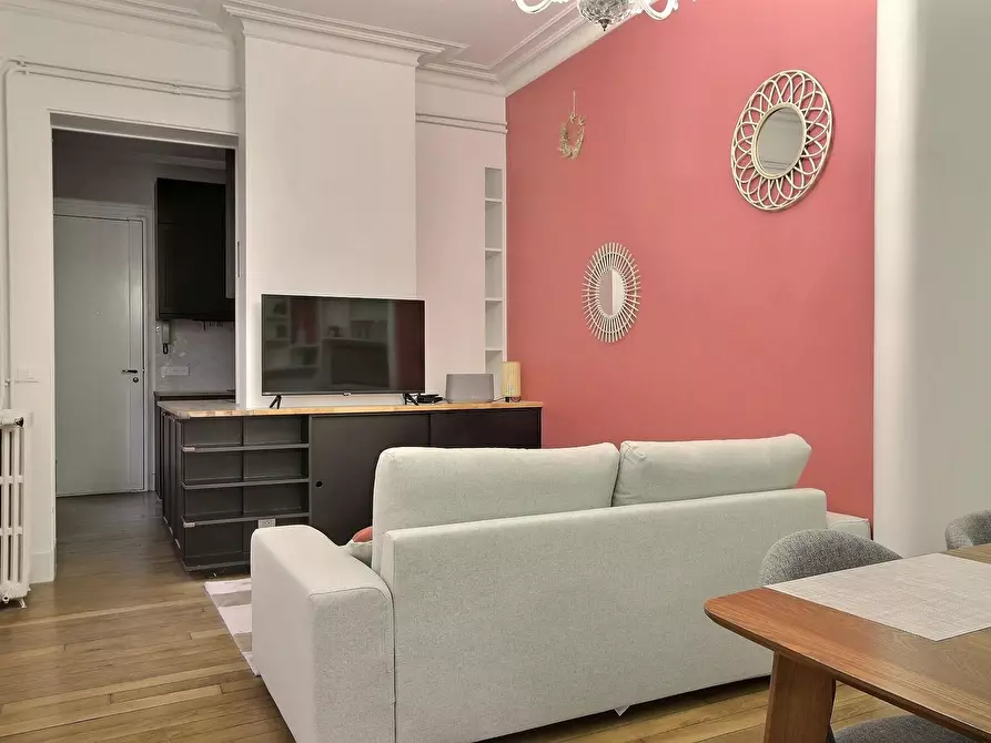 Immagine 5 di Appartamento in affitto  in Rue Rodier a Paris