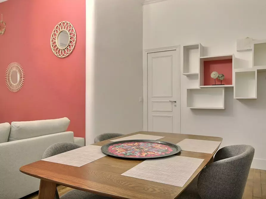 Immagine 4 di Appartamento in affitto  in Rue Rodier a Paris