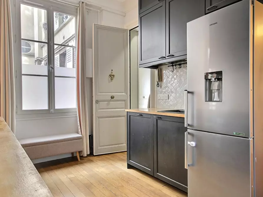 Immagine 8 di Appartamento in affitto  in Rue Rodier a Paris