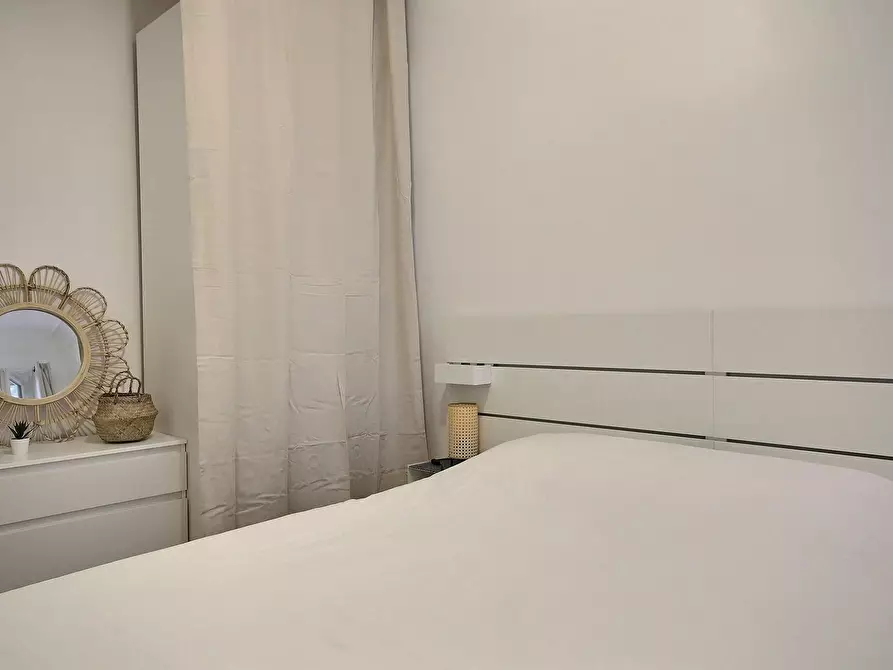Immagine 10 di Appartamento in affitto  in Rue Rodier a Paris
