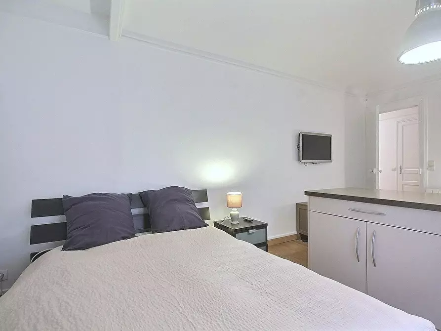 Immagine 2 di Appartamento in affitto  in Rue du Mont Cenis a Paris 18