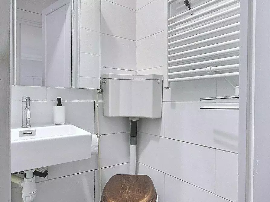 Immagine 10 di Appartamento in affitto  in Rue du Mont Cenis a Paris 18