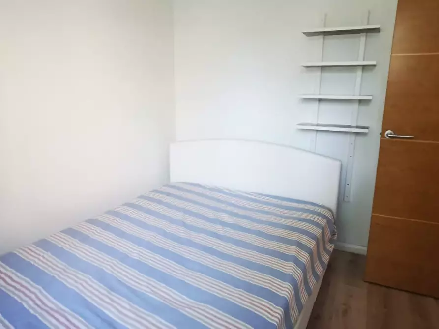 Immagine 3 di Appartamento in affitto  in Smithwood Close a Merton