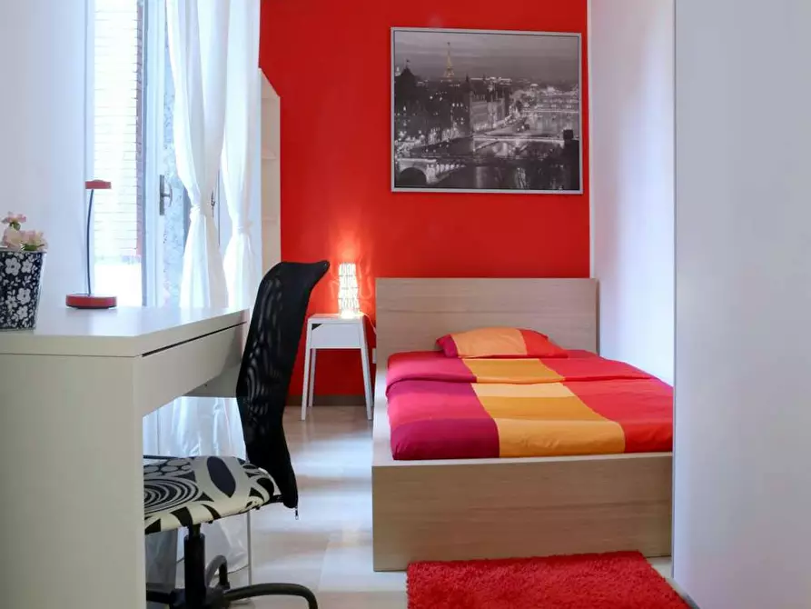 Immagine 1 di Camera in affitto  in Via Salvatore Barzilai a Milano