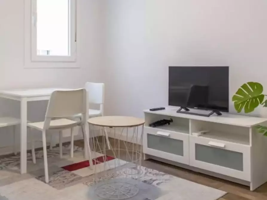 Immagine 4 di Appartamento in affitto  in Calle de Blasco de Garay a Madrid