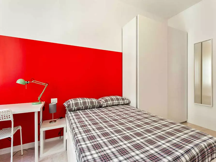 Immagine 1 di Camera in affitto  in Via Pantigliate a Milano