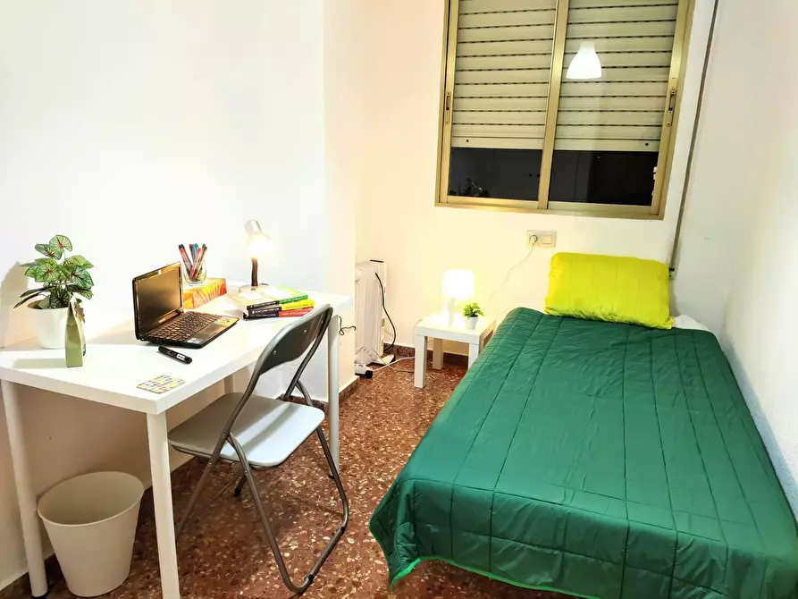 Immagine 10 di Camera in affitto  in Carrer de Vázquez de Mella a Burjassot